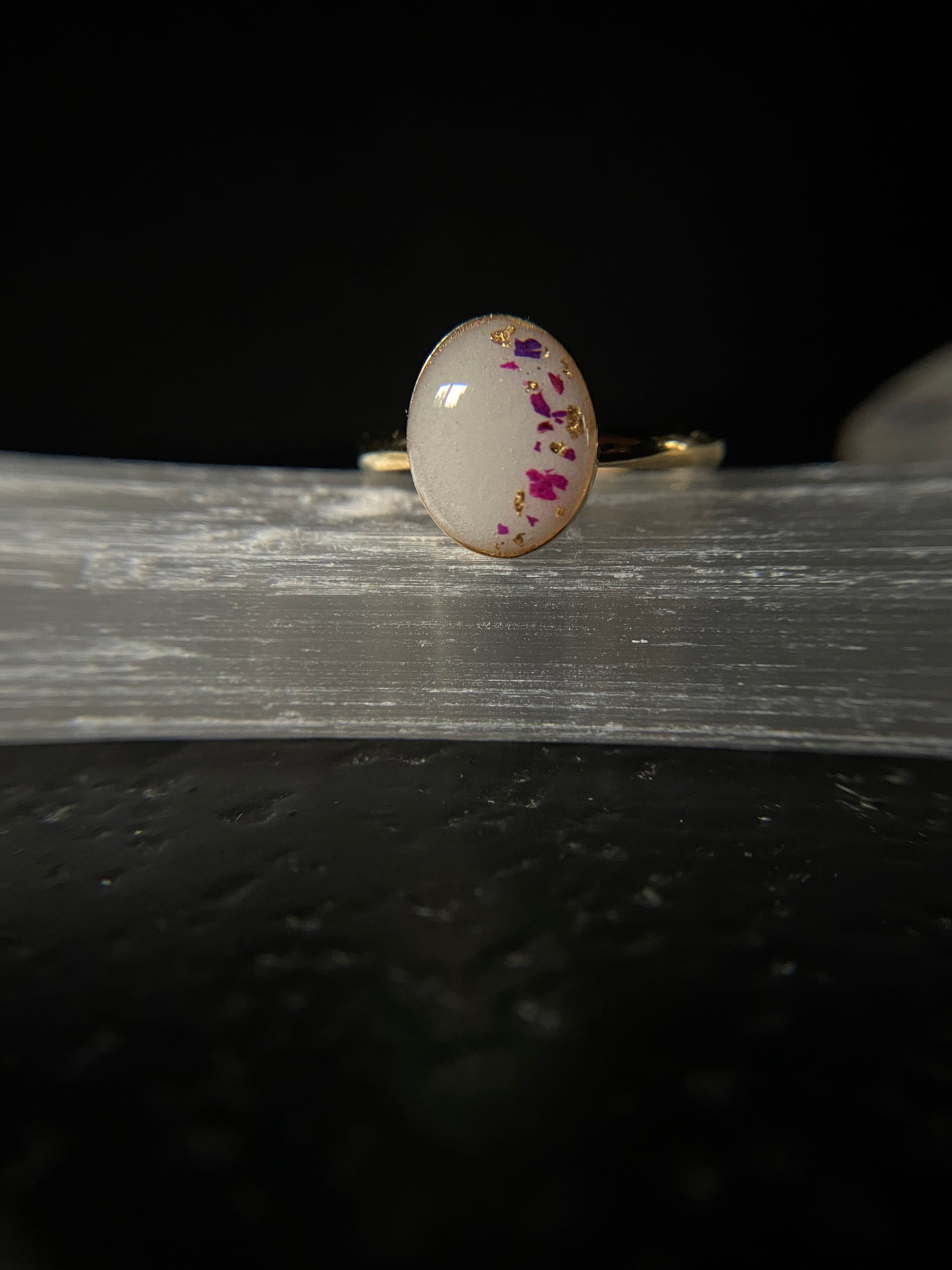 Charlotte single band ring