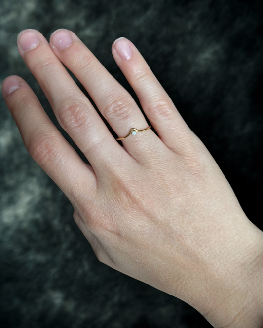 Vivienne Dainty V Ring