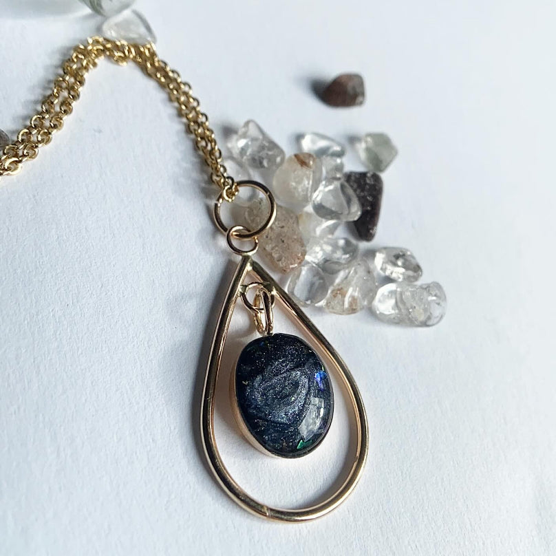 Karen Oval Loop Necklace