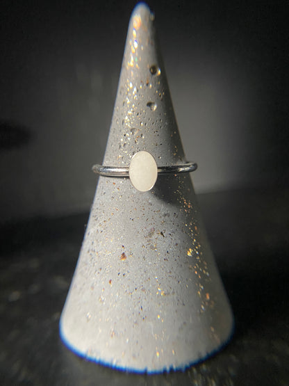 Ainsley small oval ring