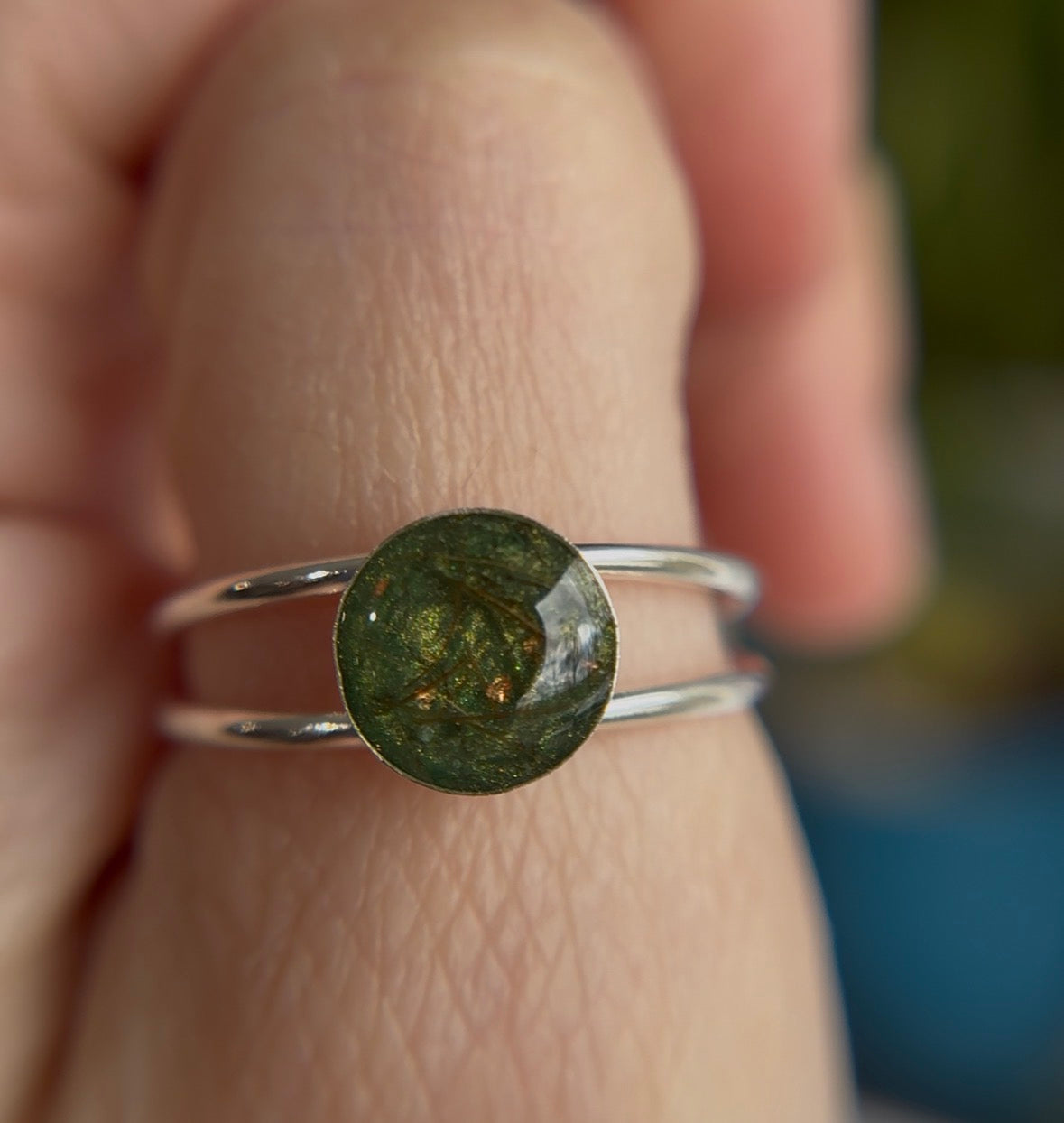 Silver double band with colored cremation stone